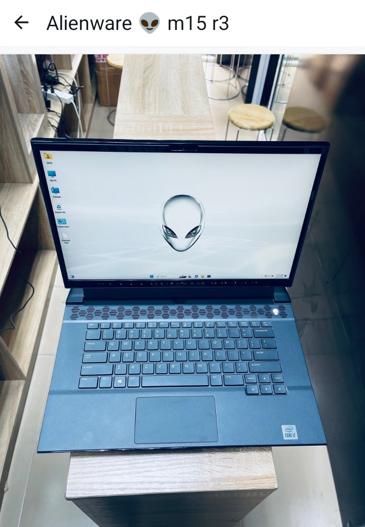 USD $900.00 Alienware 👽 m15 r3
